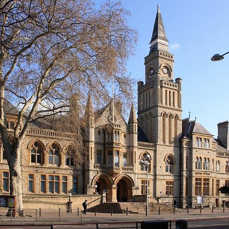Spacious 2 Bedroom Apartment In Ealing Broadway Zewnętrze zdjęcie