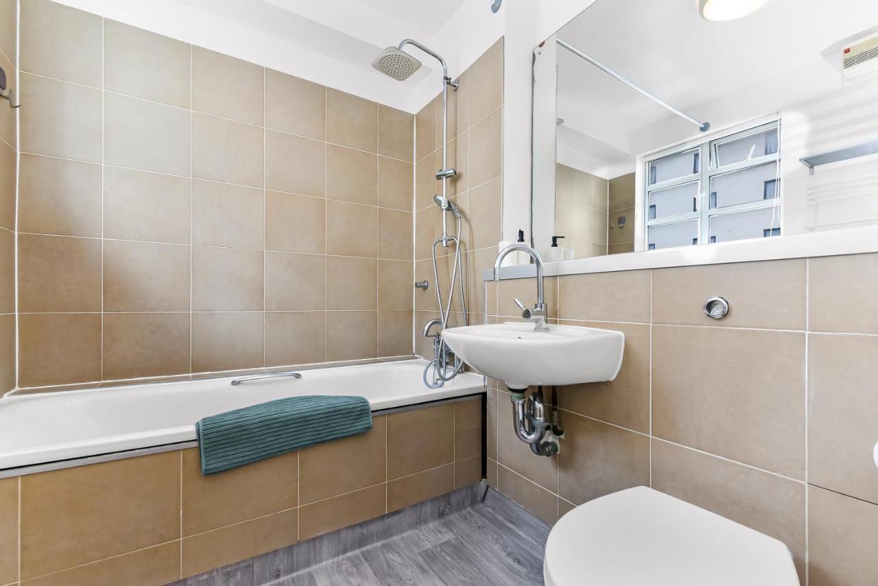 Spacious 2 Bedroom Apartment In Ealing Broadway Zewnętrze zdjęcie
