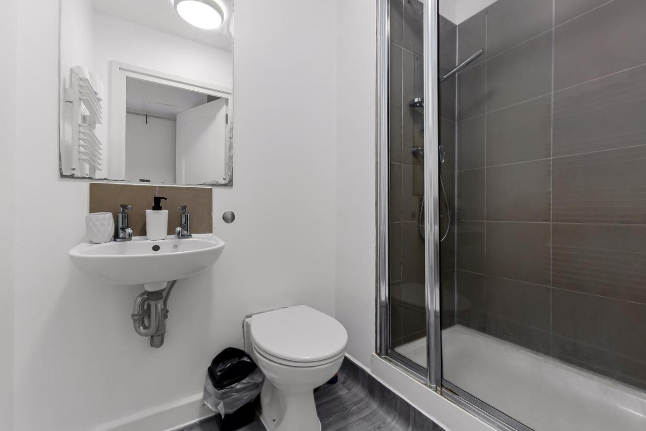 Spacious 2 Bedroom Apartment In Ealing Broadway Zewnętrze zdjęcie