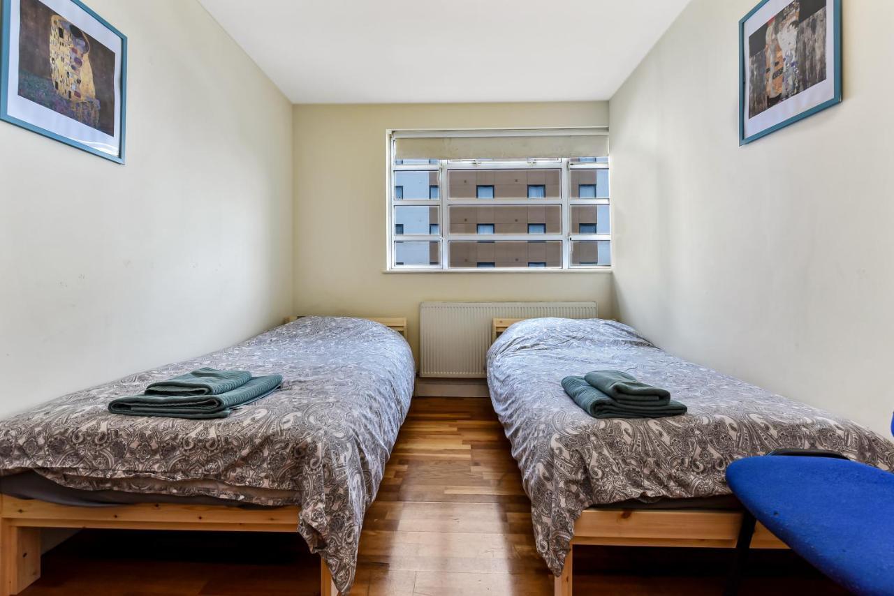 Spacious 2 Bedroom Apartment In Ealing Broadway Zewnętrze zdjęcie